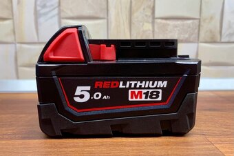 Milwaukee M18™ 5,0 Ah akumulátor (M18B5) - 2