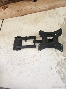 Nástěnný džák na tv - 2