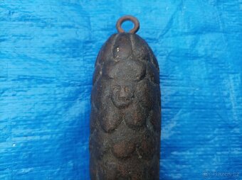 Litinová šiška - závaží k hodinám I. - 2