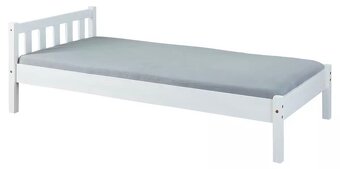 Dřevěná postel - 2