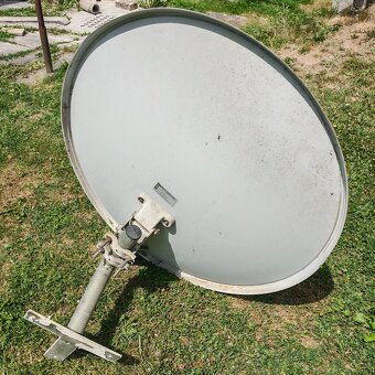 Satelitní parabola 80cm s držákem - 2