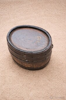 Malý dřevěný vintage soudek - 2