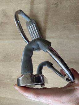 Kloubové třmeny intec - 2