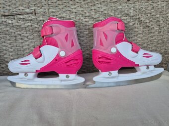Dívčí brusle vel.35-38. Osobní předání - 2