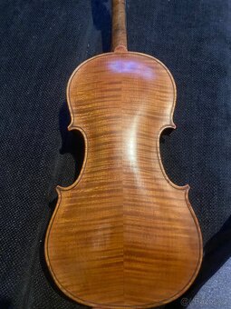 Housle 4/4 - 2