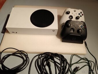 Xbox Series S,SSD 512 GB,+ 2x ovladač - 2