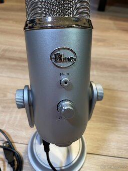 Legendární USB mikrofon Blue yeti - 2