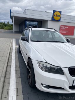 Kryty zrcátek BMW E90/E91 facelift – černý lesk (M-Style) - 2