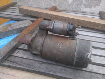 AVIA 15,20,21, 30 zánovní starter - 2