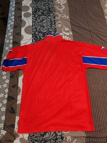 Dres s podpisem - 2
