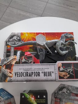 Velociraptor, Alien + figurky, nové, zabalené, viz foto - 2