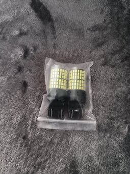 LED žárovky T20 - 2