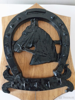 Železný věšák hlava koně s podkovou, 70tá léta - 2