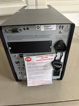 Nepoužitá APC Smart-UPS 1500VA USB - 2