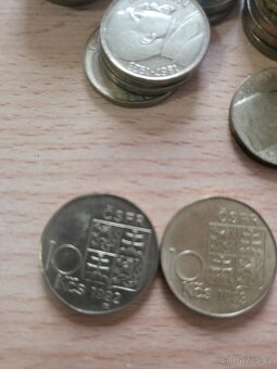 32 mincí rok 1990 as 1993 . - 2