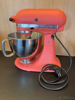 REZERVACE Kuchyňský robot KitchenAid Artisan + příslušenství - 2