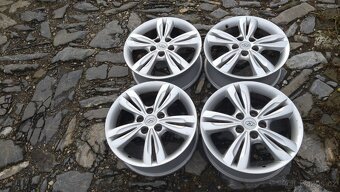prodám ORIGINÁL al kola 17 5x114,3 na HYUNDAI - 2