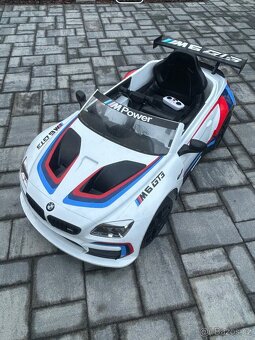 Elektrické BMW M6 GT3 - 2