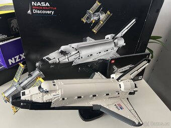 Nasa Space Shuttle Discovery - 2