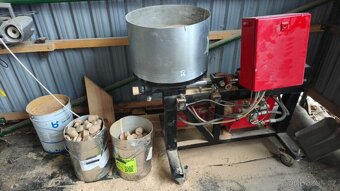 Briketovací lis - 2