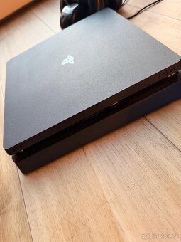 Playstation 4 Slim, 500 MB - 2