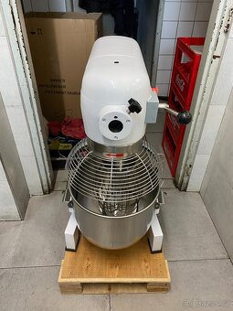 Profi univerzální robot B30 400V včetně masomlýnku - 2