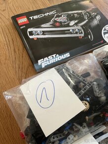 LEGO 42111 Technic - Dom's Dodge Charger - 2