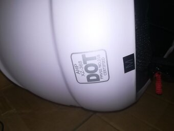 Nova helma s hledím na skůtr nebo elektrickou koloběžku - 2