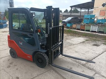 Vysokozdvižný vozík Toyota - 2