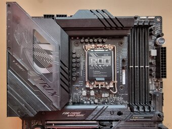 ASUS ROG STRIX Z790-F GAMING WIFI, Intel Z790 - 2