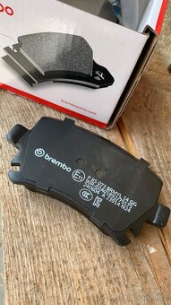 Sada brzdových destiček BREMBO P 85 073 kotoučová brzda - 2