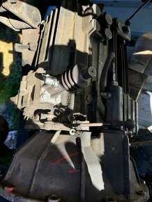 AVIA D 70 převodovka, startér - 2