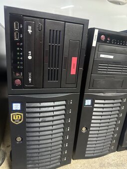 Supermicro Server tower 9 kusů - 2