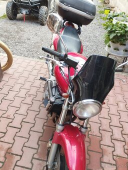 Honda Hornet - 2