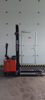 elektrická TOYOTA 7SM 10 rok . 2008 motohod 2541 , 1000 KG - 2