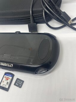 PS Vita Wi-Fi (PCH-1004) OLED -16GB - 2