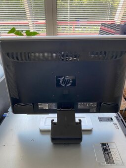 Monitor HP w2216 – 21,6" LCD, DVI + VGA - 2