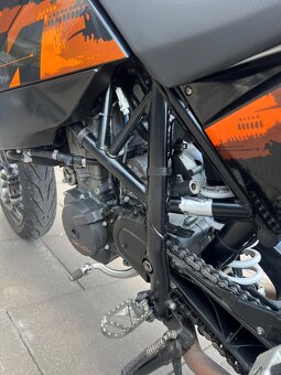 KTM 690 SM LC4 - 2