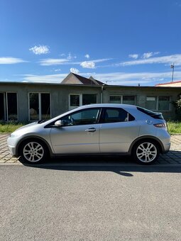 Prodám Hondu Civic 1.8 i-vtec po facelift - 2