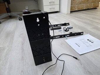 Držák TV AlzaErgo E205B Electric 32"-60" - 2