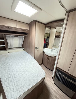 top karavany 2015 Hobby 560 CFE De Luxe Easy - 2