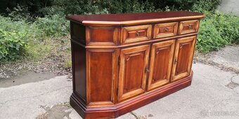 Masivní komoda s šuplíky - 2