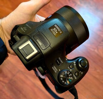 Sony DSC-HX400V - 2