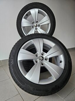 Orig. Skoda 5x112 Zimní Barum 215/50/17 - Zánovní - 2