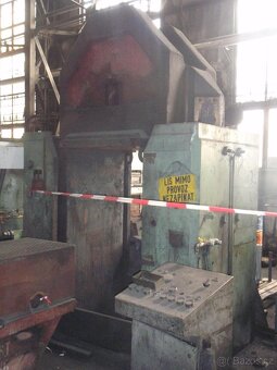 Hydraulický lis ŽĎAS LVH 2500 - 2