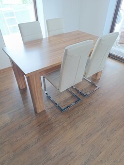 jídelní stůl + židle - 2
