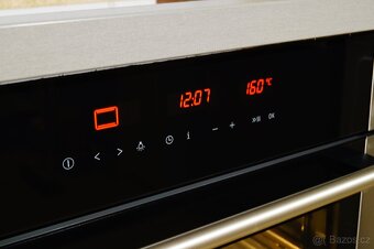 Siemens nerezová vestavná trouba HB370560E, lyžiny - 2