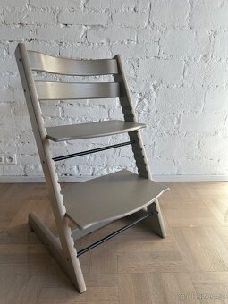 dětská rostoucí dřevěná židlička Stokke - 2
