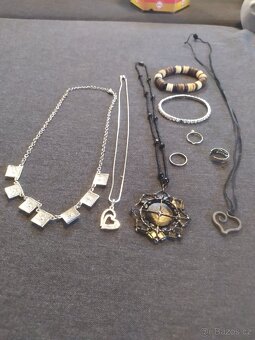 Sada různých Šperků - 2