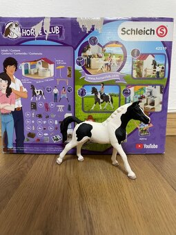 Schleich 42519 Jezdecká kavárna s příslušenstvím - 2